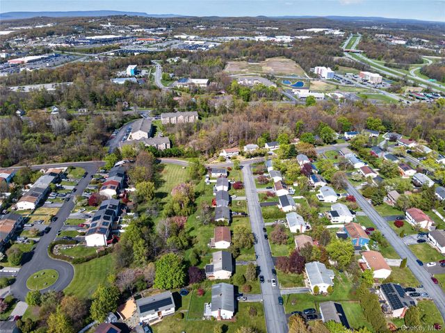 12 Weather Vane Way, Middletown, NY 10940