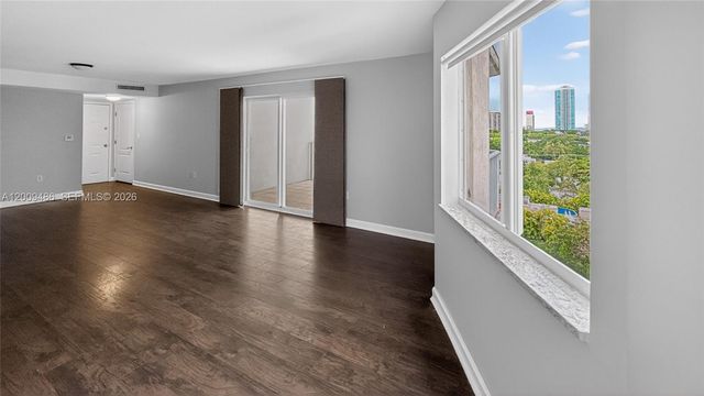 280 SW 20th Rd 904, Miami, FL 33129