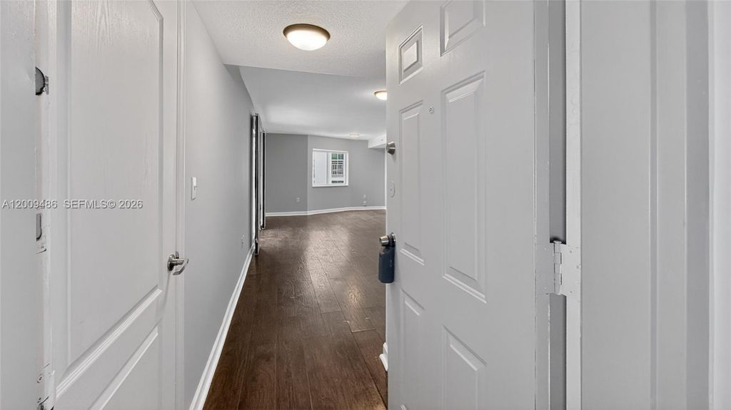 280 SW 20th Rd 904, Miami, FL 33129