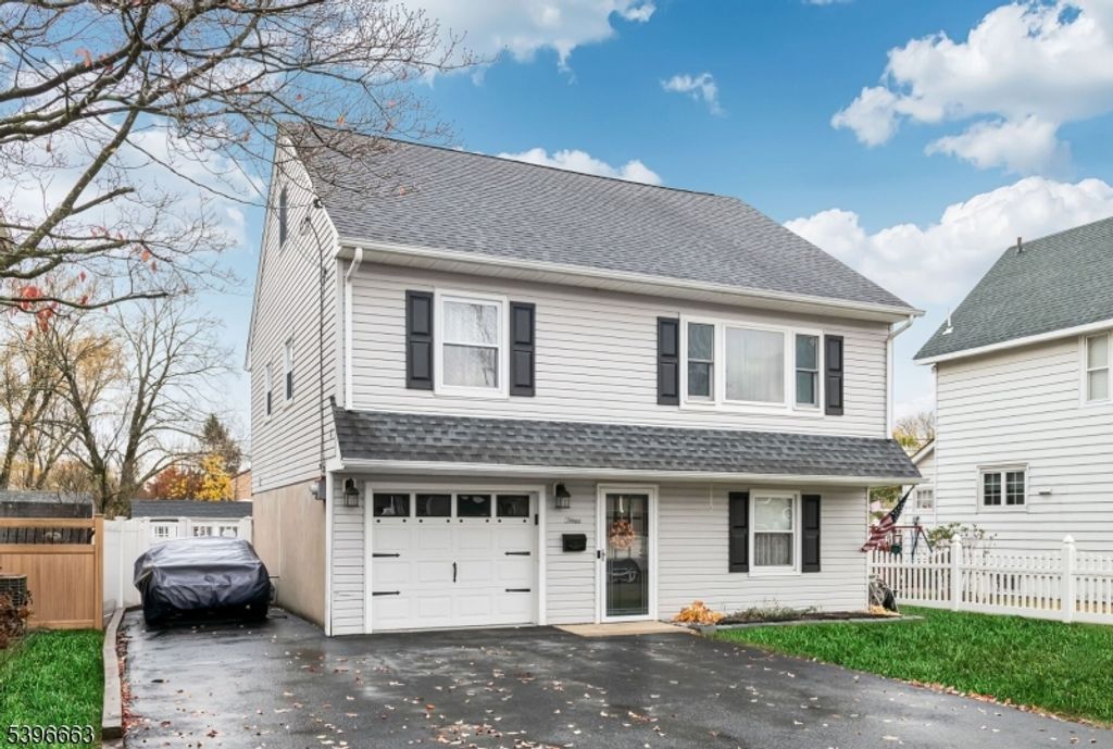 3 1St St, Wanaque Boro, NJ 07465