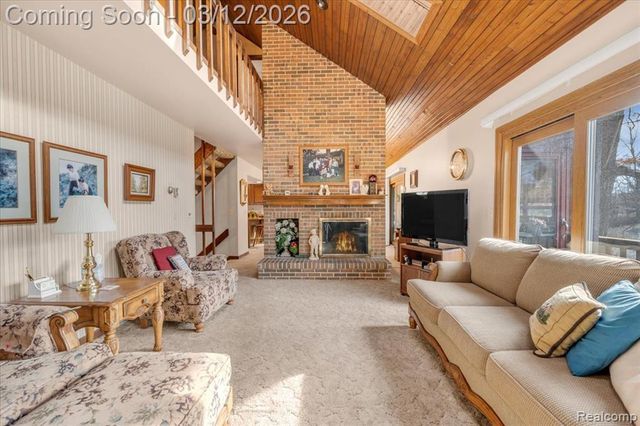 1351 Glen Oak Drive, Holly, MI 48442