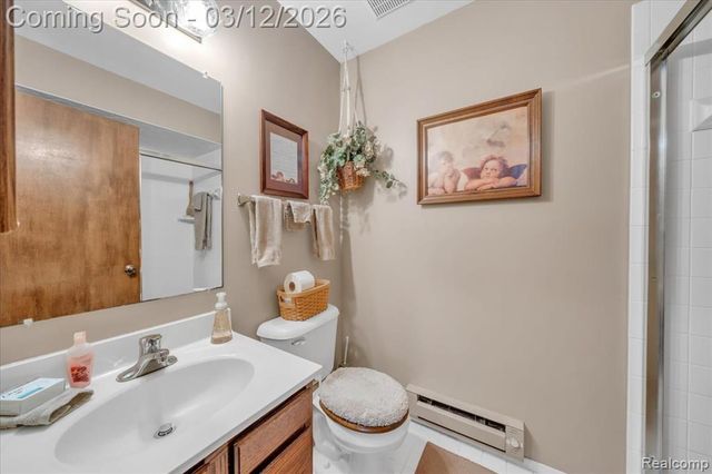 1351 Glen Oak Drive, Holly, MI 48442