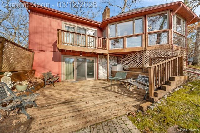 1351 Glen Oak Drive, Holly, MI 48442