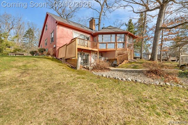 1351 Glen Oak Drive, Holly, MI 48442