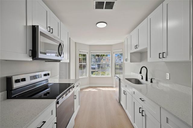 11757 WINDBOURNE CIRCLE, Orlando, FL 32837