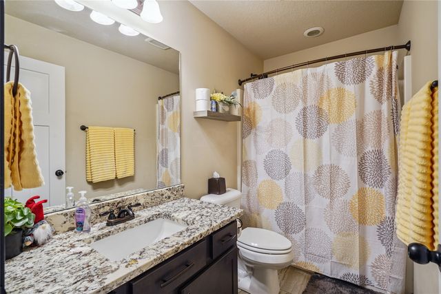 9772 Alderwood Drive, West Des Moines, IA 50266