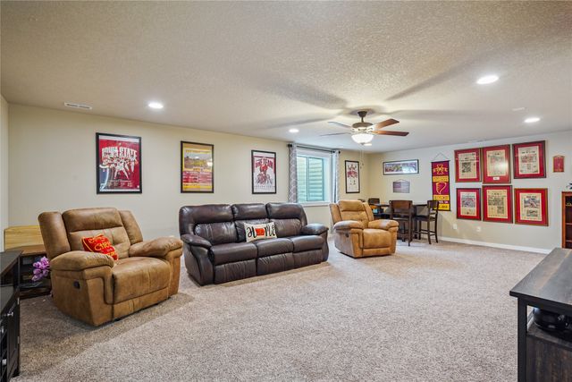 9772 Alderwood Drive, West Des Moines, IA 50266