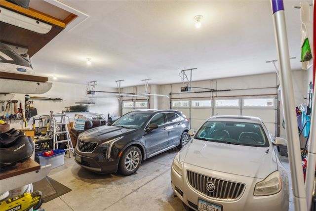 9772 Alderwood Drive, West Des Moines, IA 50266