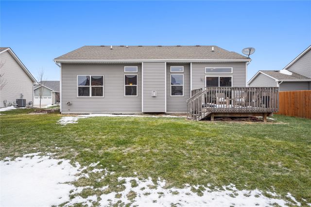 9772 Alderwood Drive, West Des Moines, IA 50266