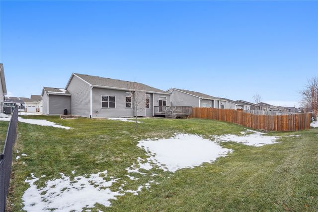 9772 Alderwood Drive, West Des Moines, IA 50266