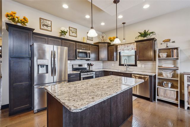 9772 Alderwood Drive, West Des Moines, IA 50266