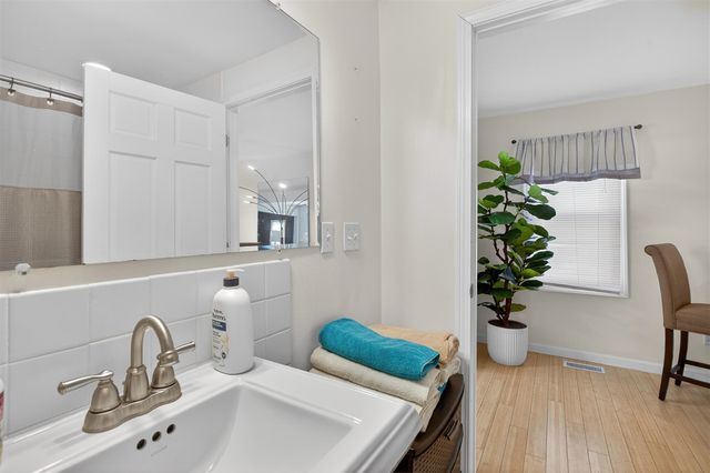 2090 Lake View Drive, Brooklyn, MI 49230