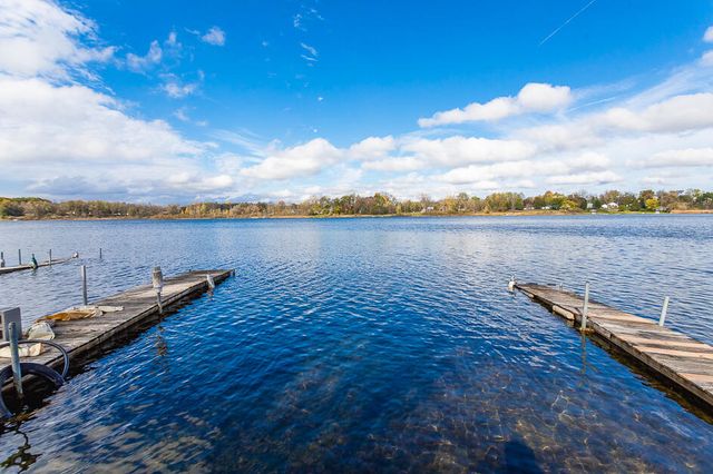 2090 Lake View Drive, Brooklyn, MI 49230