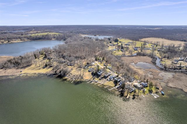 2090 Lake View Drive, Brooklyn, MI 49230