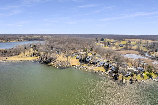 2090 Lake View Drive, Brooklyn, MI 49230