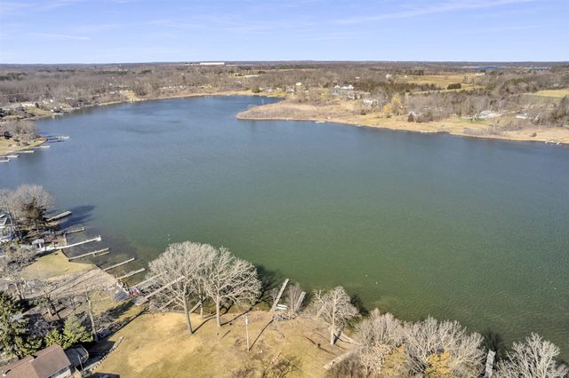 2090 Lake View Drive, Brooklyn, MI 49230