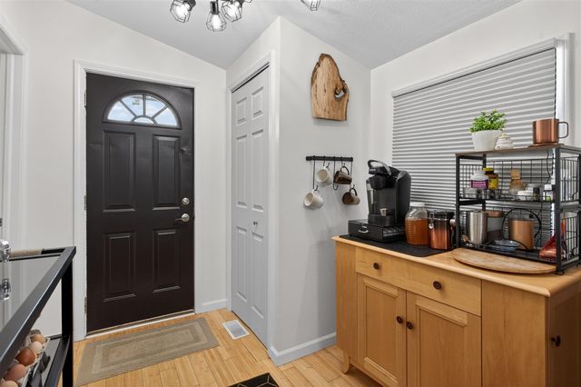 2090 Lake View Drive, Brooklyn, MI 49230