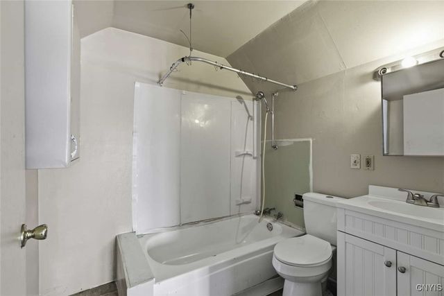 217-19 Valley Drive, Syracuse, NY 13207