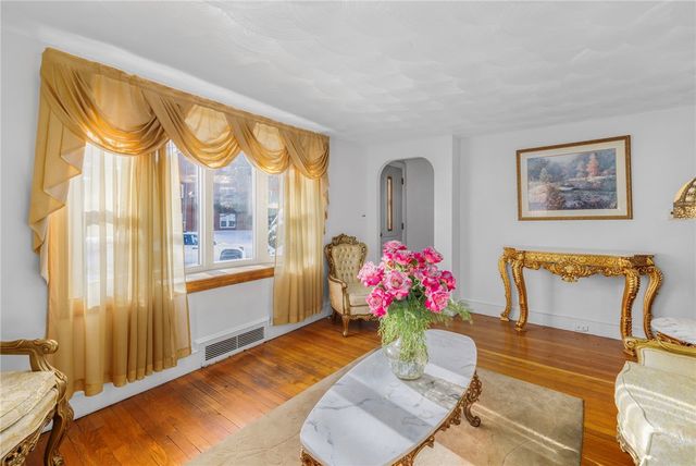 136 King Philip Road, East Providence, RI 02916