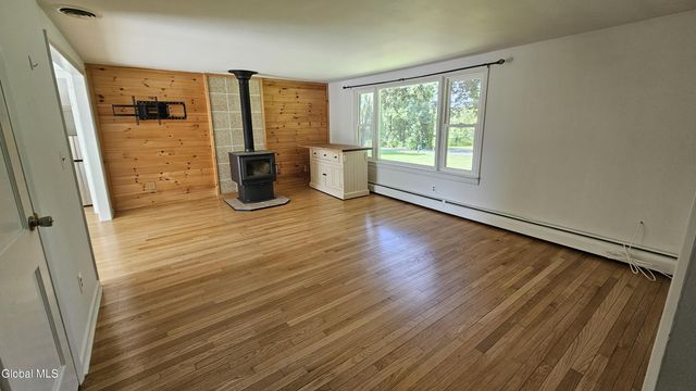 116 Tipple Rd, Ghent, NY 12075