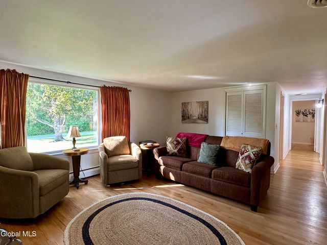 116 Tipple Rd, Ghent, NY 12075