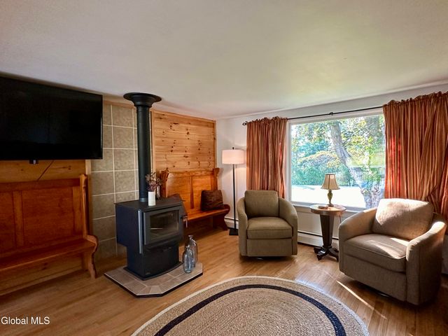 116 Tipple Rd, Ghent, NY 12075