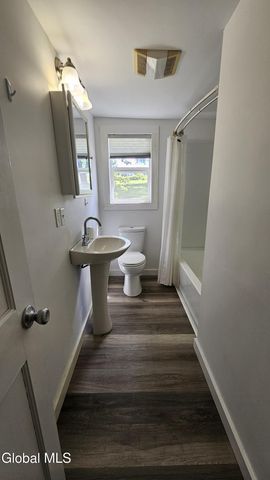 116 Tipple Rd, Ghent, NY 12075