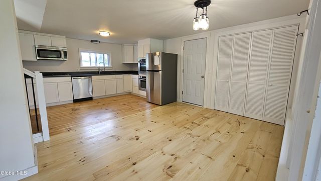 116 Tipple Rd, Ghent, NY 12075