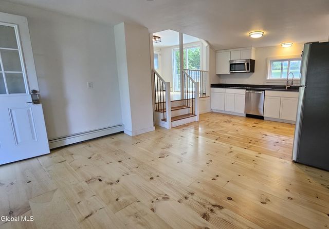 116 Tipple Rd, Ghent, NY 12075