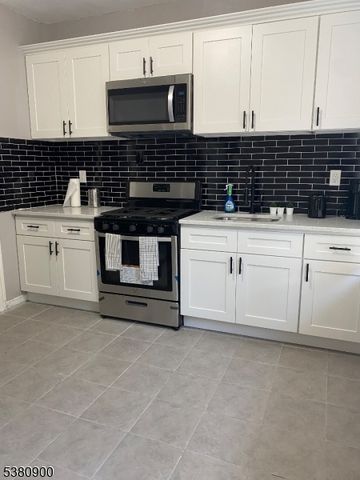 300 Renner Ave, Newark City, NJ 07112