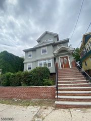 300 Renner Ave, Newark City, NJ 07112