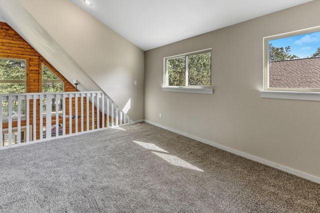 52 Hunters Creek Drive, Huntsville, TX 77340