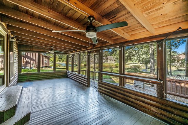 52 Hunters Creek Drive, Huntsville, TX 77340