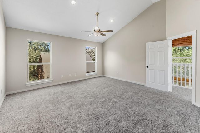 52 Hunters Creek Drive, Huntsville, TX 77340