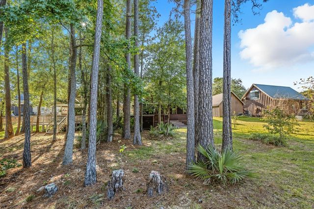 52 Hunters Creek Drive, Huntsville, TX 77340