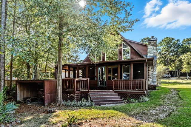 52 Hunters Creek Drive, Huntsville, TX 77340