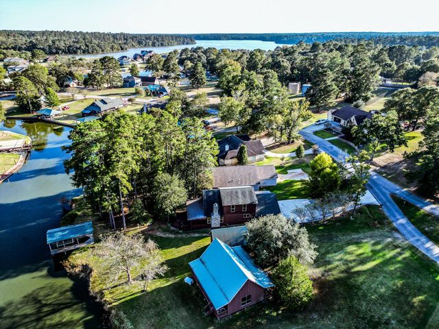 52 Hunters Creek Drive, Huntsville, TX 77340