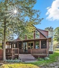 52 Hunters Creek Drive, Huntsville, TX 77340