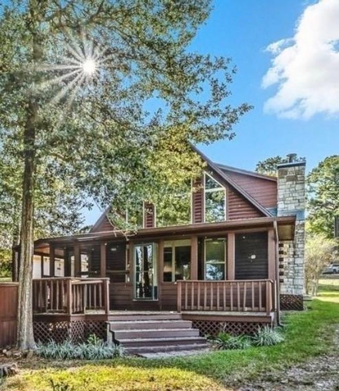 52 Hunters Creek Drive, Huntsville, TX 77340
