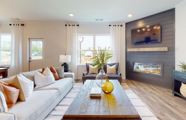 468 Jet Stream Dr, La Vergne, TN 37086