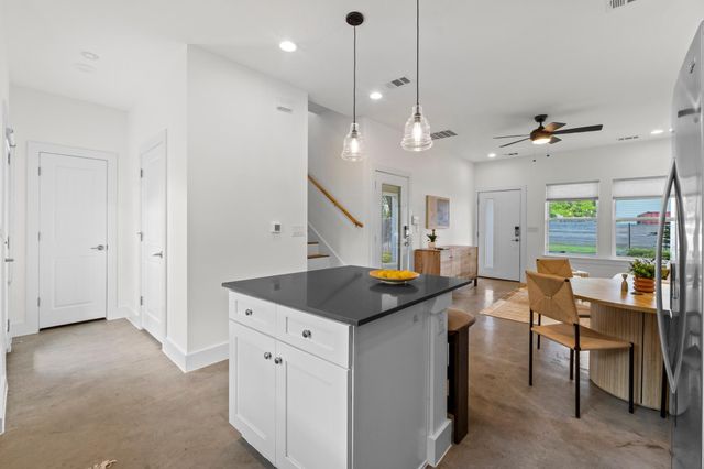 1112 Linden ST B, Austin, TX 78702