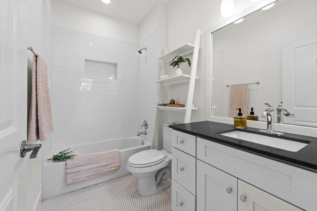 1112 Linden ST B, Austin, TX 78702