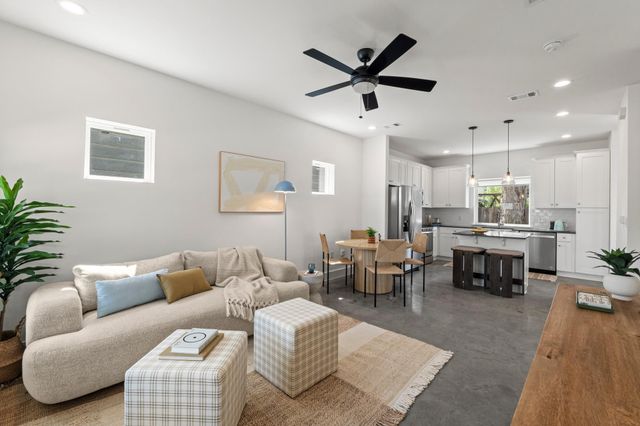 1112 Linden ST B, Austin, TX 78702