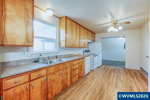 1120 8th St NW, Salem, OR 97304