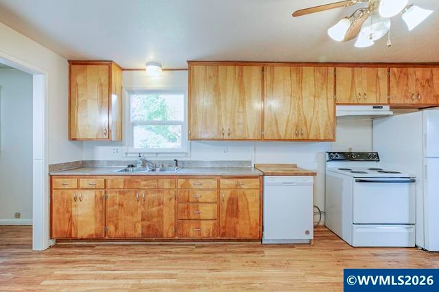 1120 8th St NW, Salem, OR 97304