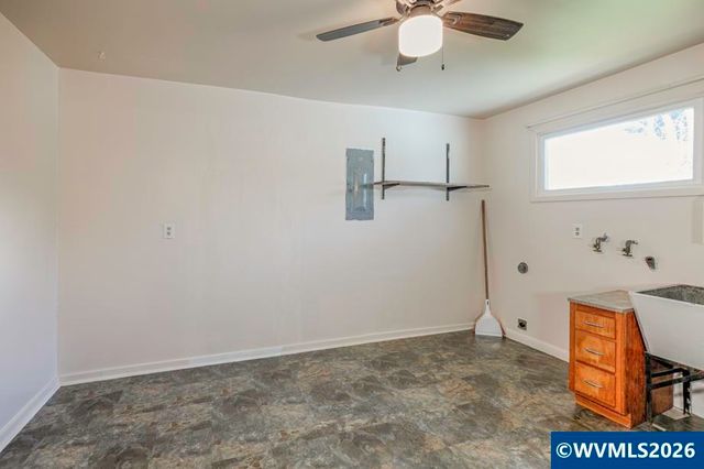 1120 8th St NW, Salem, OR 97304