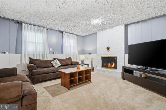 2705 ANDREA DR, Allentown, PA 18103