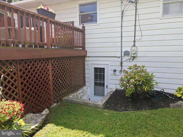 2705 ANDREA DR, Allentown, PA 18103