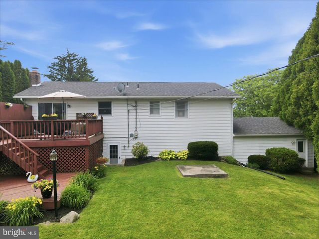 2705 ANDREA DR, Allentown, PA 18103