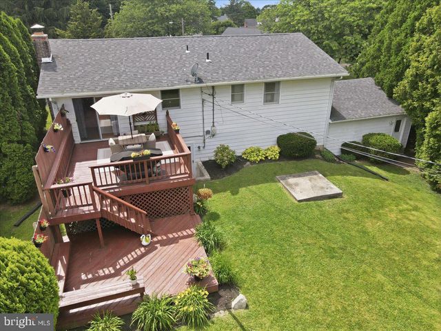 2705 ANDREA DR, Allentown, PA 18103